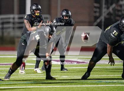 Thumbnail 3 in Midlothian vs South Oak Cliff (UIL 5A Bi-District Playoff) photogallery.