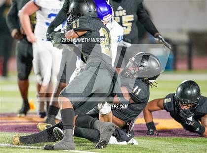 Thumbnail 2 in Midlothian vs South Oak Cliff (UIL 5A Bi-District Playoff) photogallery.