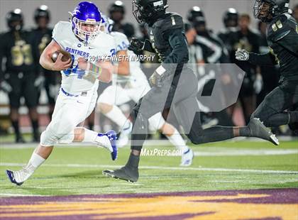 Thumbnail 2 in Midlothian vs South Oak Cliff (UIL 5A Bi-District Playoff) photogallery.