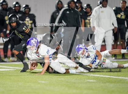 Thumbnail 2 in Midlothian vs South Oak Cliff (UIL 5A Bi-District Playoff) photogallery.