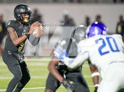 Thumbnail 1 in Midlothian vs South Oak Cliff (UIL 5A Bi-District Playoff) photogallery.