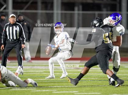 Thumbnail 1 in Midlothian vs South Oak Cliff (UIL 5A Bi-District Playoff) photogallery.