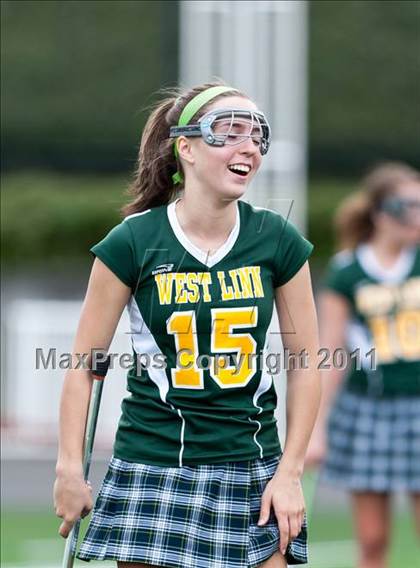 Thumbnail 2 in Liberty vs. West Linn photogallery.