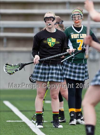 Thumbnail 2 in Liberty vs. West Linn photogallery.