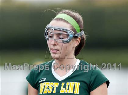 Thumbnail 3 in Liberty vs. West Linn photogallery.