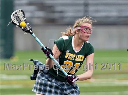 Thumbnail 2 in Liberty vs. West Linn photogallery.