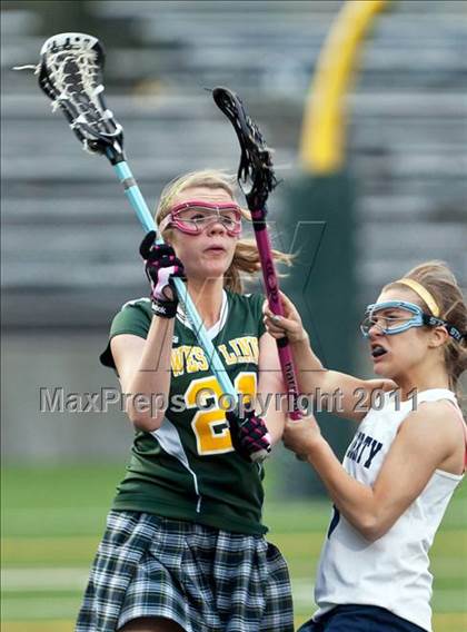 Thumbnail 3 in Liberty vs. West Linn photogallery.
