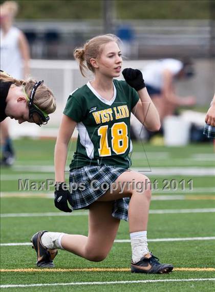 Thumbnail 3 in Liberty vs. West Linn photogallery.
