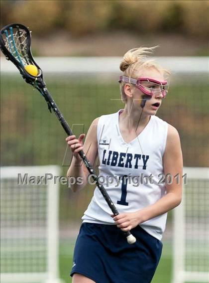 Thumbnail 3 in Liberty vs. West Linn photogallery.