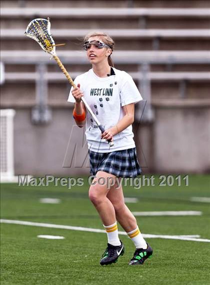 Thumbnail 2 in Liberty vs. West Linn photogallery.
