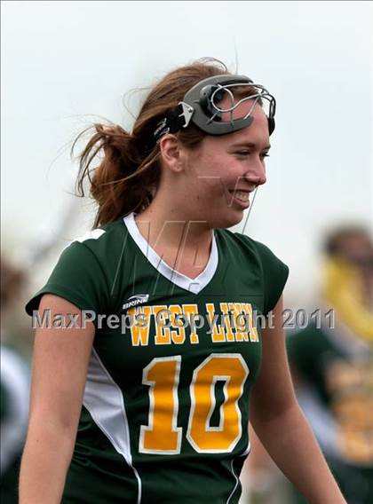 Thumbnail 3 in Liberty vs. West Linn photogallery.