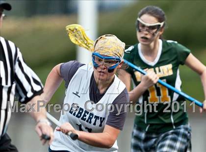 Thumbnail 2 in Liberty vs. West Linn photogallery.