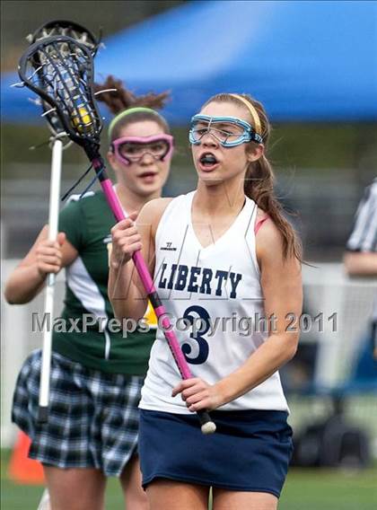 Thumbnail 3 in Liberty vs. West Linn photogallery.