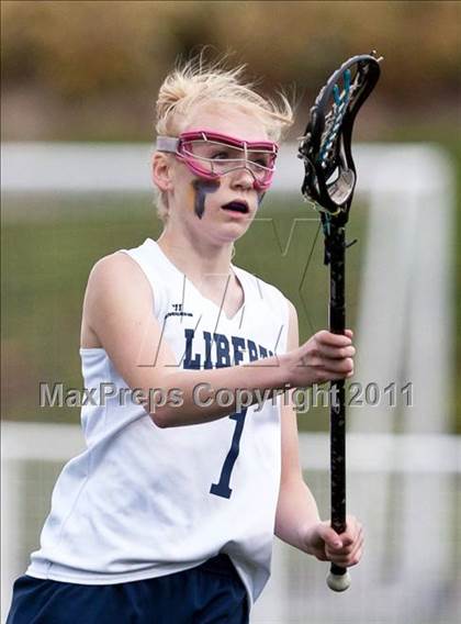 Thumbnail 2 in Liberty vs. West Linn photogallery.
