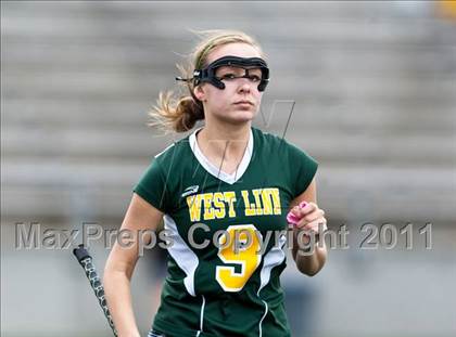 Thumbnail 3 in Liberty vs. West Linn photogallery.