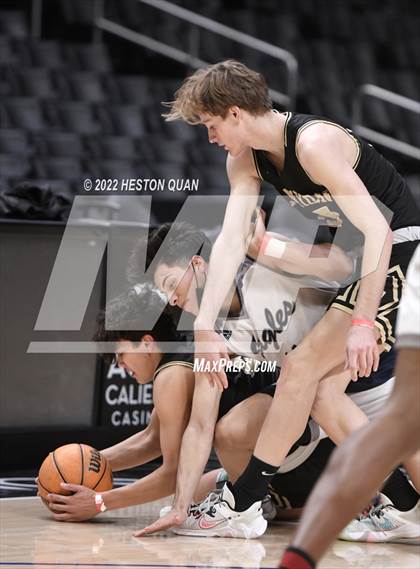 Thumbnail 2 in Canyon vs. San Gabriel Academy photogallery.