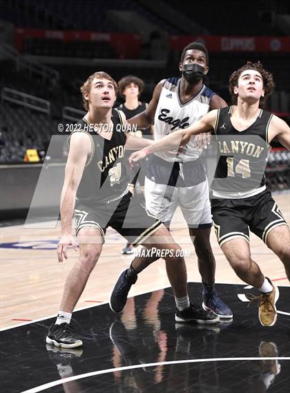 Thumbnail 2 in Canyon vs. San Gabriel Academy photogallery.