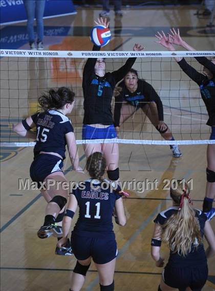 Thumbnail 1 in Branson vs. Tri-City Christian (CIF State D5 Final) photogallery.