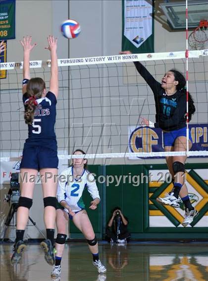 Thumbnail 1 in Branson vs. Tri-City Christian (CIF State D5 Final) photogallery.