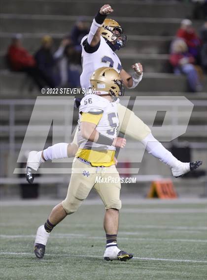 Thumbnail 2 in Mission Hills vs. Mater Dei Catholic (CIF SDS D1 Final) photogallery.