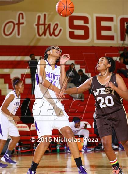 Thumbnail 2 in West Torrance vs. St. Anthony (Battle at the Beach Classic) photogallery.