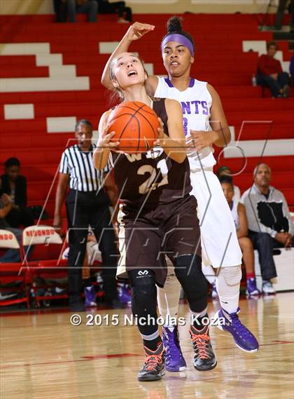 Thumbnail 1 in West Torrance vs. St. Anthony (Battle at the Beach Classic) photogallery.