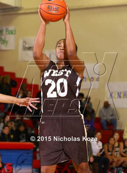 Thumbnail 3 in West Torrance vs. St. Anthony (Battle at the Beach Classic) photogallery.