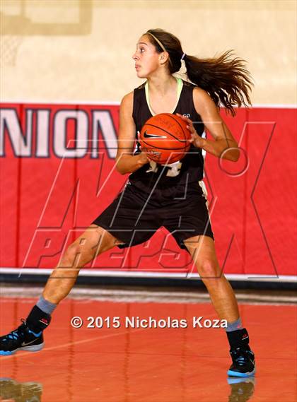 Thumbnail 3 in West Torrance vs. St. Anthony (Battle at the Beach Classic) photogallery.