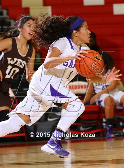 Thumbnail 2 in West Torrance vs. St. Anthony (Battle at the Beach Classic) photogallery.