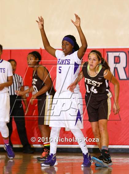 Thumbnail 3 in West Torrance vs. St. Anthony (Battle at the Beach Classic) photogallery.