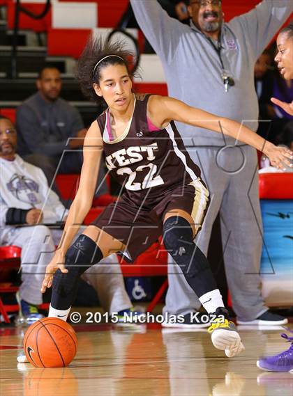 Thumbnail 2 in West Torrance vs. St. Anthony (Battle at the Beach Classic) photogallery.