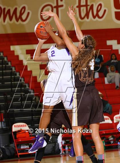 Thumbnail 3 in West Torrance vs. St. Anthony (Battle at the Beach Classic) photogallery.
