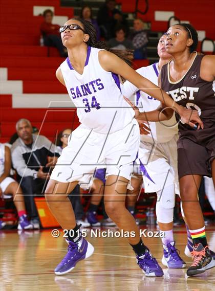 Thumbnail 2 in West Torrance vs. St. Anthony (Battle at the Beach Classic) photogallery.