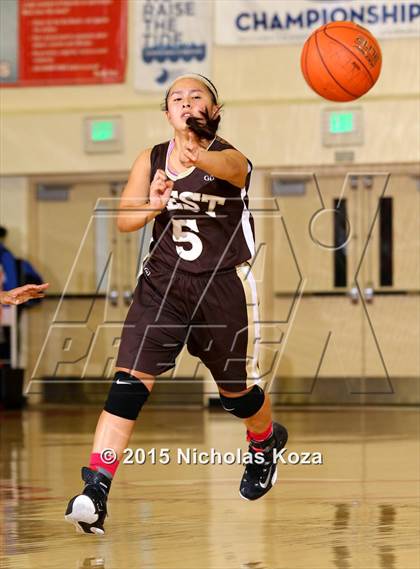 Thumbnail 3 in West Torrance vs. St. Anthony (Battle at the Beach Classic) photogallery.