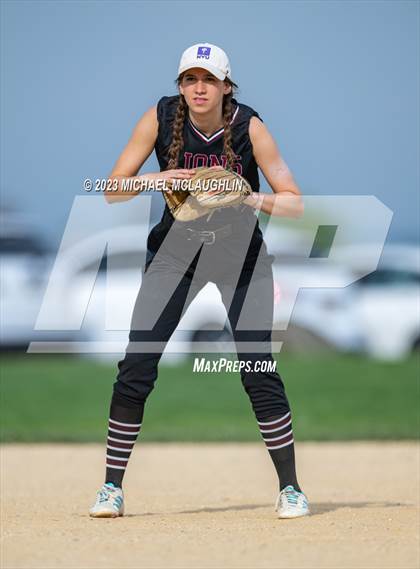Thumbnail 3 in Berkeley Carroll vs Brearley (AAIS Quarterfinals) photogallery.