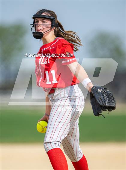 Thumbnail 2 in Berkeley Carroll vs Brearley (AAIS Quarterfinals) photogallery.