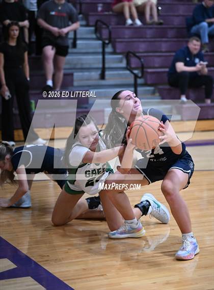 Thumbnail 1 in Notre Dame vs. Green (OHSAA DIV VII District) photogallery.