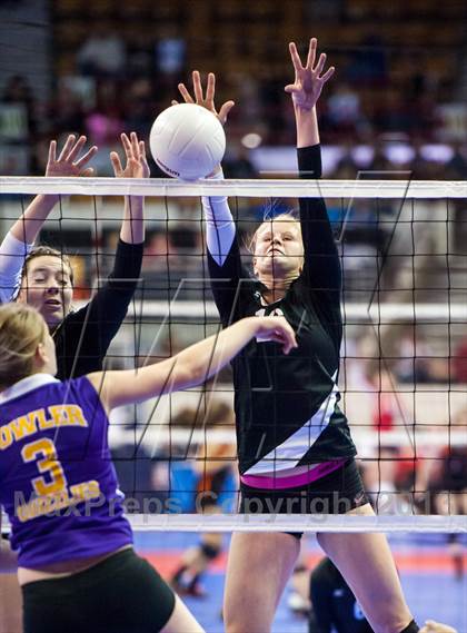 Thumbnail 1 in Fowler vs. Swink (CHSAA 2A Pool 3) photogallery.