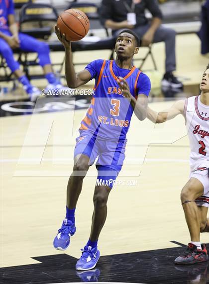 Thumbnail 2 in Jefferson City vs East St Louis (Norm Stewart Classic) photogallery.