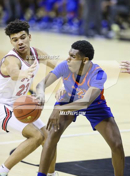 Thumbnail 2 in Jefferson City vs East St Louis (Norm Stewart Classic) photogallery.