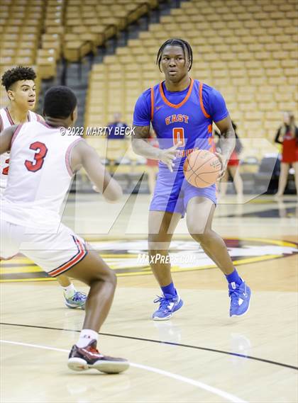 Thumbnail 1 in Jefferson City vs East St Louis (Norm Stewart Classic) photogallery.