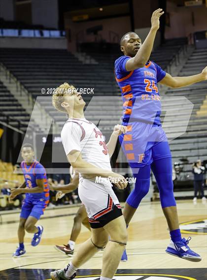 Thumbnail 2 in Jefferson City vs East St Louis (Norm Stewart Classic) photogallery.