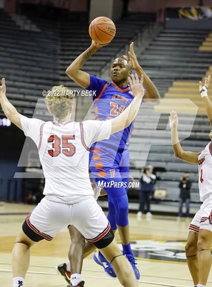 Thumbnail 3 in Jefferson City vs East St Louis (Norm Stewart Classic) photogallery.
