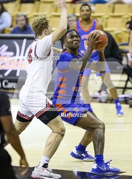 Thumbnail 3 in Jefferson City vs East St Louis (Norm Stewart Classic) photogallery.