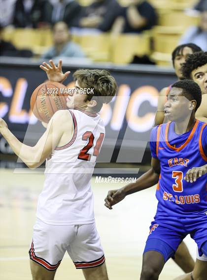 Thumbnail 3 in Jefferson City vs East St Louis (Norm Stewart Classic) photogallery.