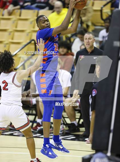 Thumbnail 3 in Jefferson City vs East St Louis (Norm Stewart Classic) photogallery.