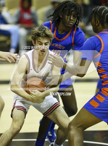 Thumbnail 1 in Jefferson City vs East St Louis (Norm Stewart Classic) photogallery.