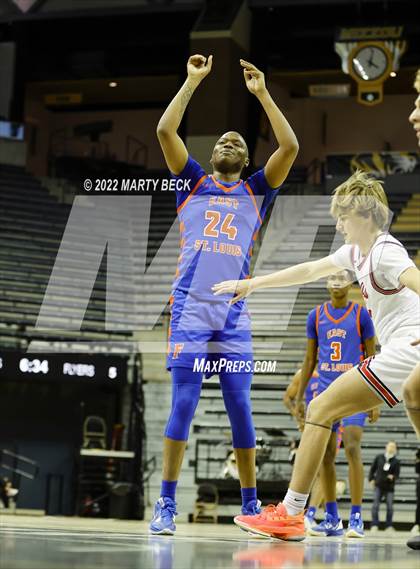 Thumbnail 2 in Jefferson City vs East St Louis (Norm Stewart Classic) photogallery.