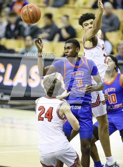 Thumbnail 2 in Jefferson City vs East St Louis (Norm Stewart Classic) photogallery.