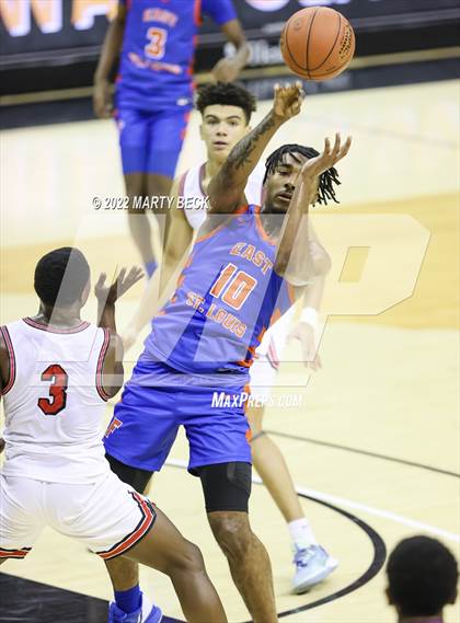 Thumbnail 1 in Jefferson City vs East St Louis (Norm Stewart Classic) photogallery.